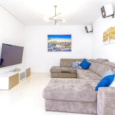 Spacious Hometuranj *